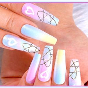 24 Pieces Fake Press On Nails Set Hearts Ombré Shine Black Lines